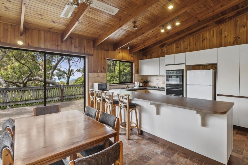 6 Heath Street, Lorne, VIC, Lorne - Thumbnail 2