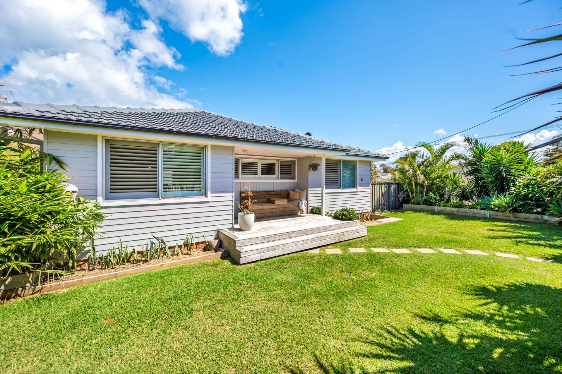 24 Alexander Avenue, Caves Beach - Thumbnail 2