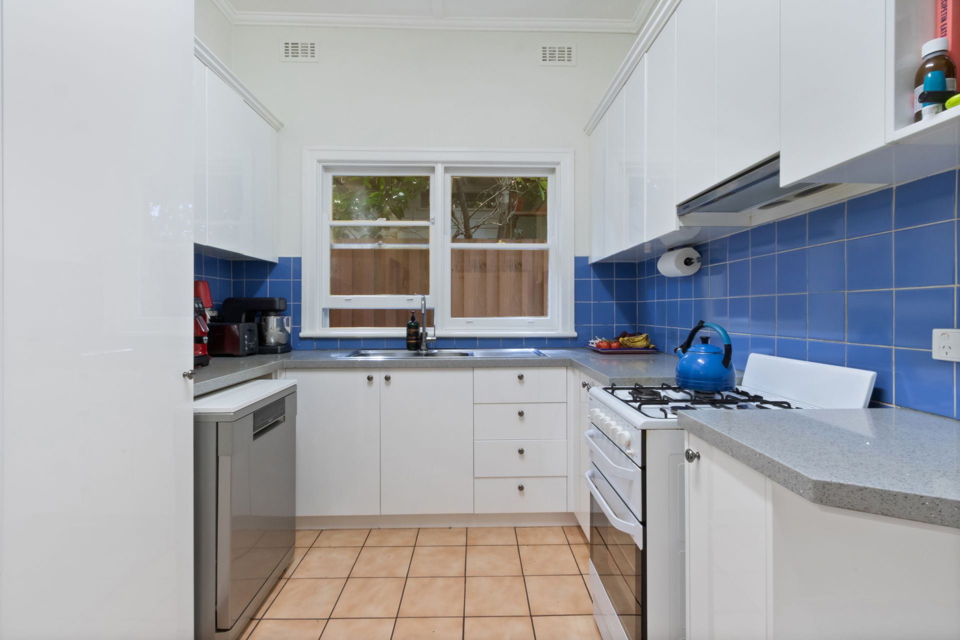 Charming 3-Bedroom Haven in Northcote Awaits You!