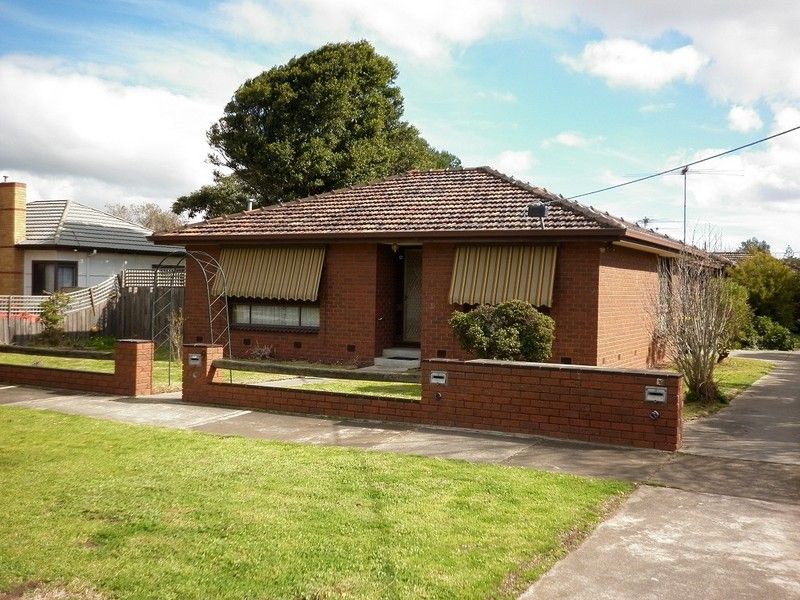 LOCATION, LOCATION.  Walk to the Beach & shops.