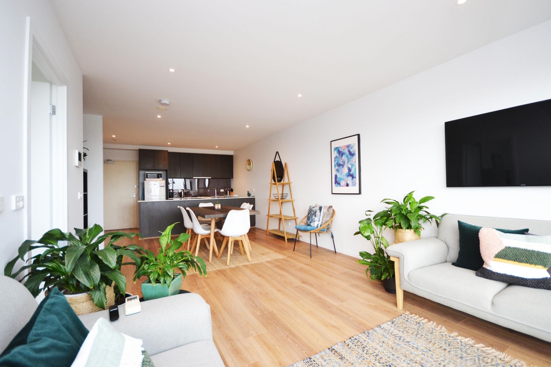 CONTEMPORARY AND CHIC WITH SWEEPING VIEWS