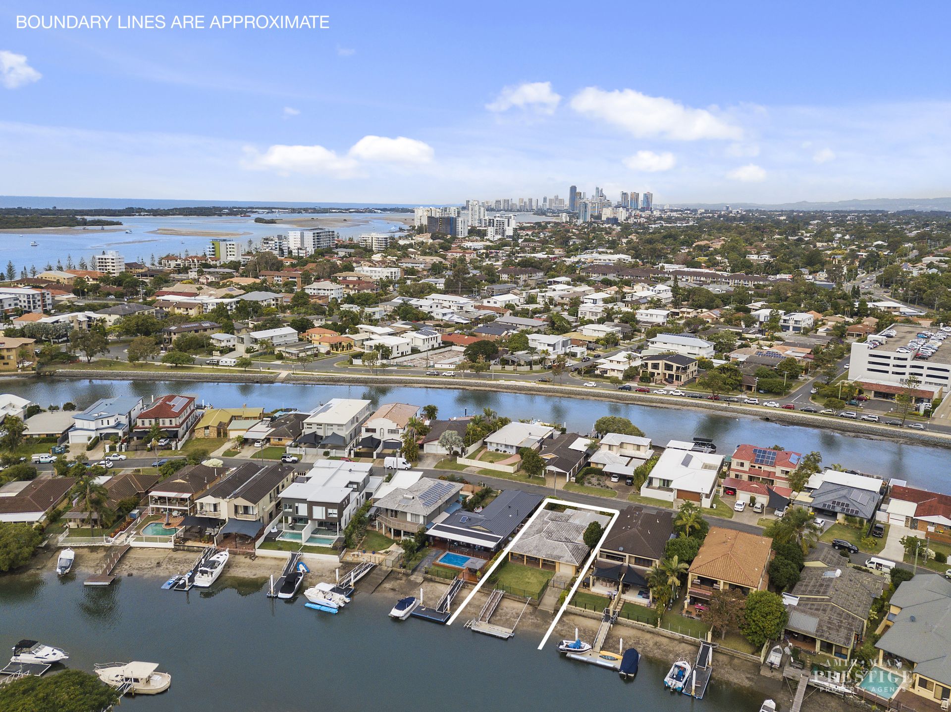 15 Vaggelas Crescent, Biggera Waters - Thumbnail 3