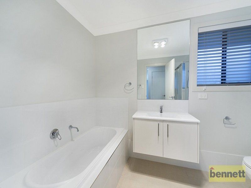 13 Sugarloaf Crescent, Colebee - Thumbnail 5