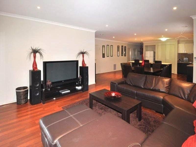 27 Forest Glade Way, Caroline Springs - Thumbnail 4