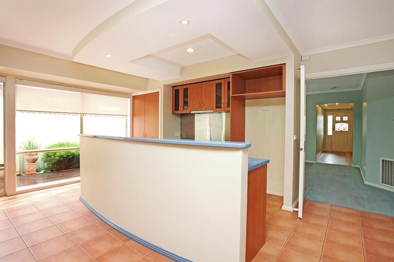 27 Herrington Turn, Caroline Springs - Thumbnail 4