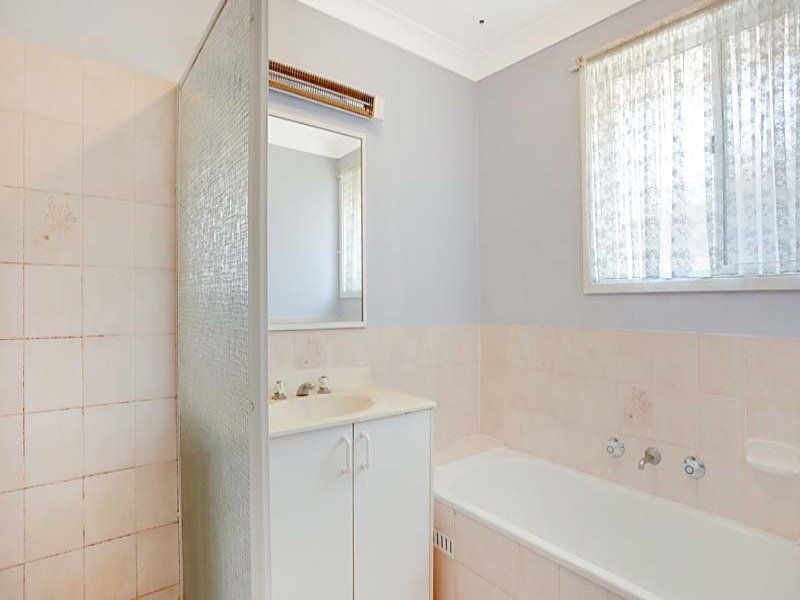 Real Estate For Sale 18 Holman Place St Helens Park , NSW
