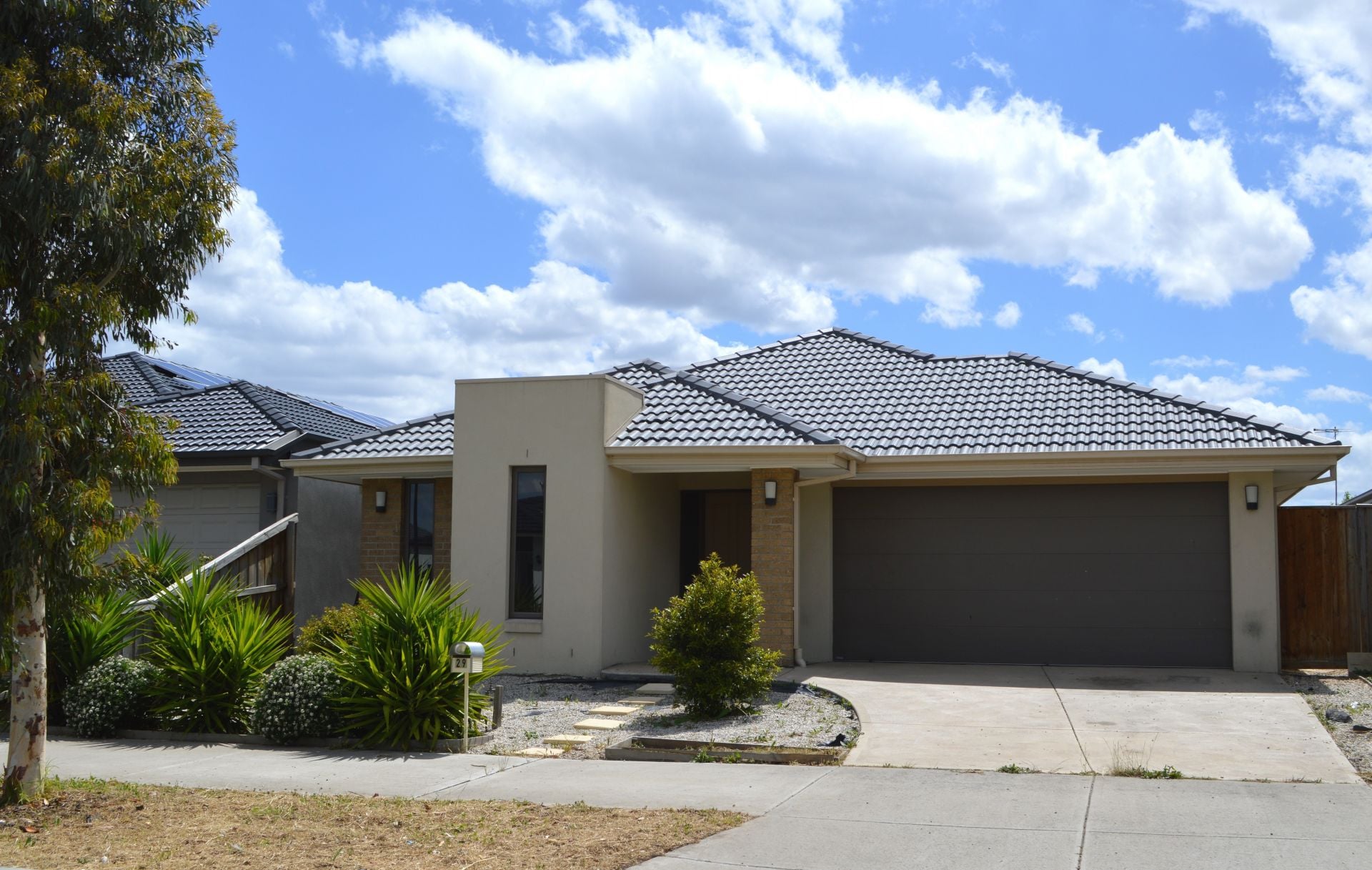 IDEAL FAMILY HOME IN SUPERB LOCATION!