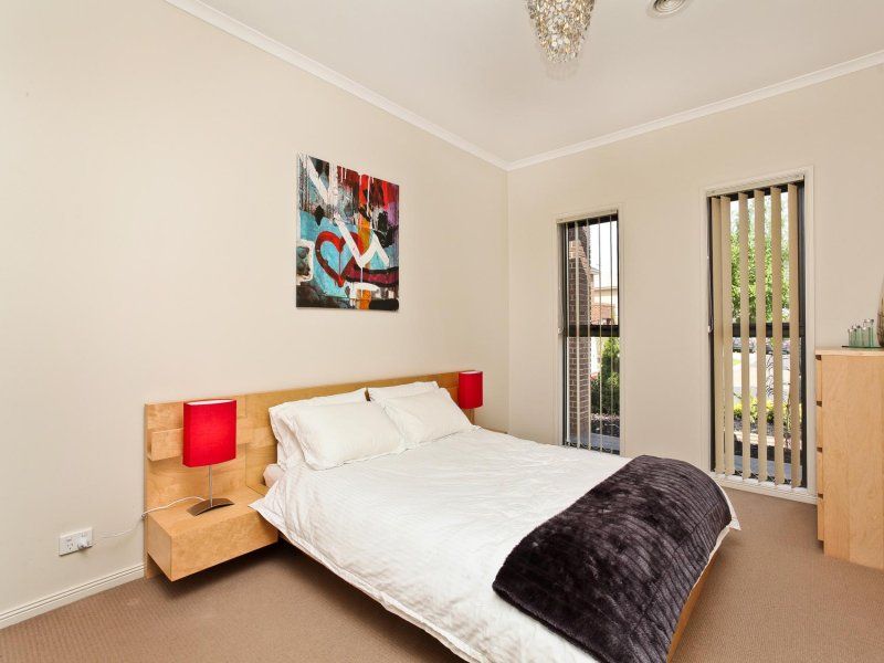 7 Dendy Street, Caroline Springs - Thumbnail 6