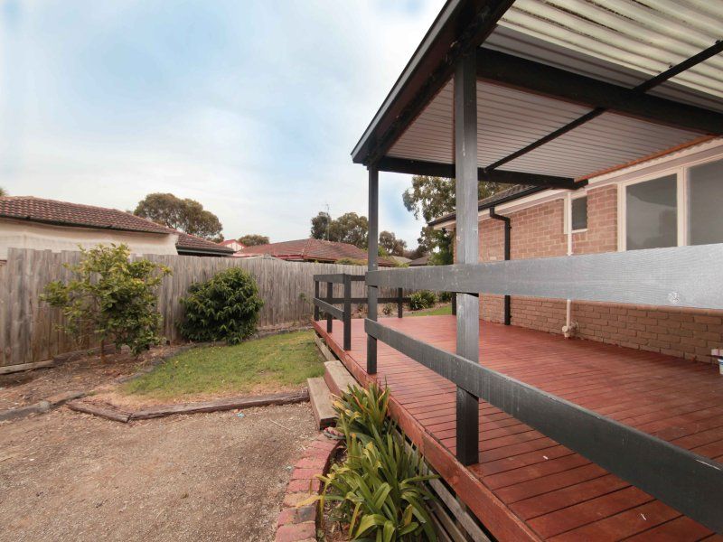 6 Todman Close MILL PARK, 6 Todman Close Mill Park - Thumbnail 2
