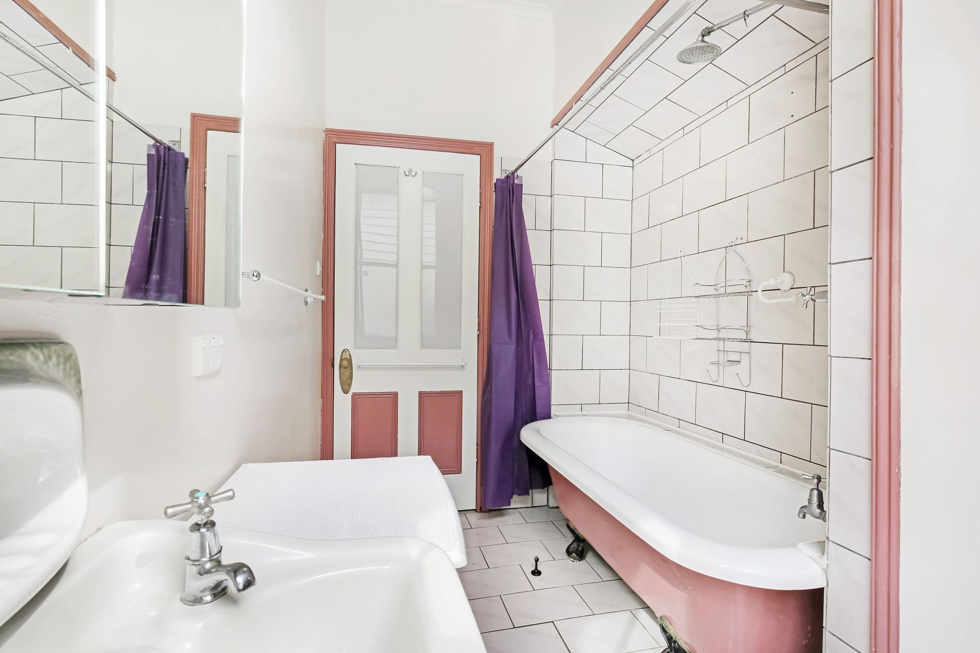 Spacious 2 Bedroom House!