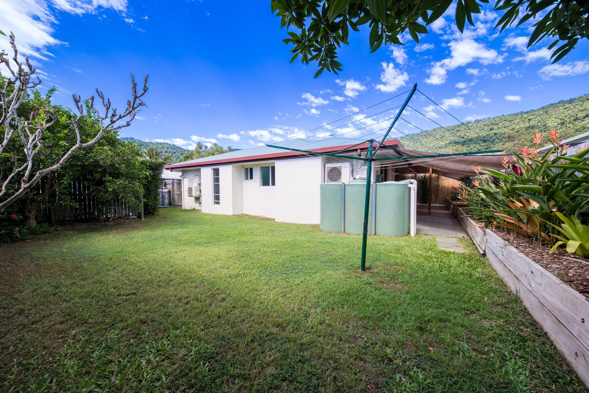 2/11 Sunset Drive, Jubilee Pocket Taylors Property Specialists