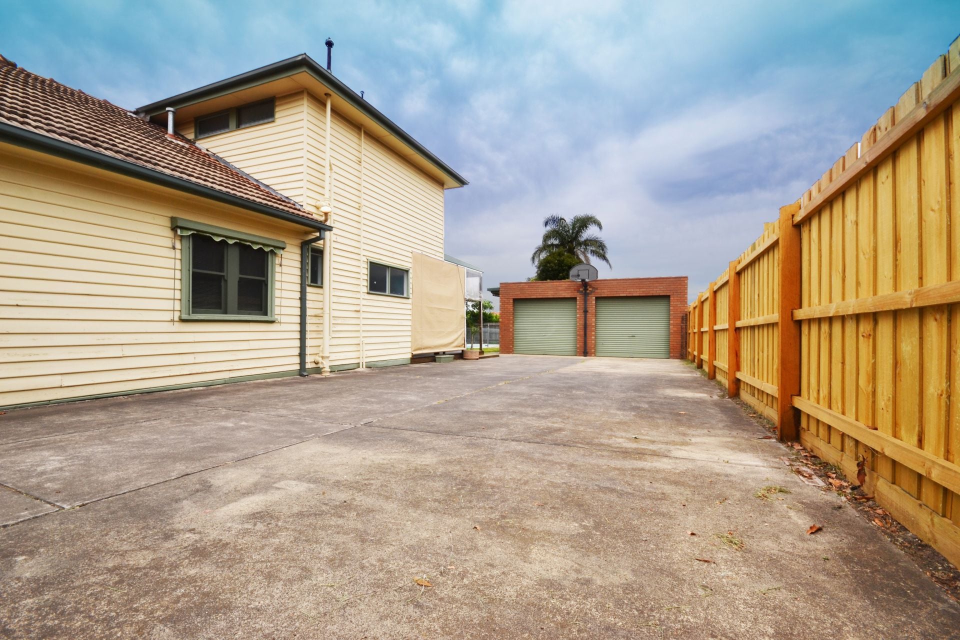 QUALITY HOME, SENSATIONAL LOCATION