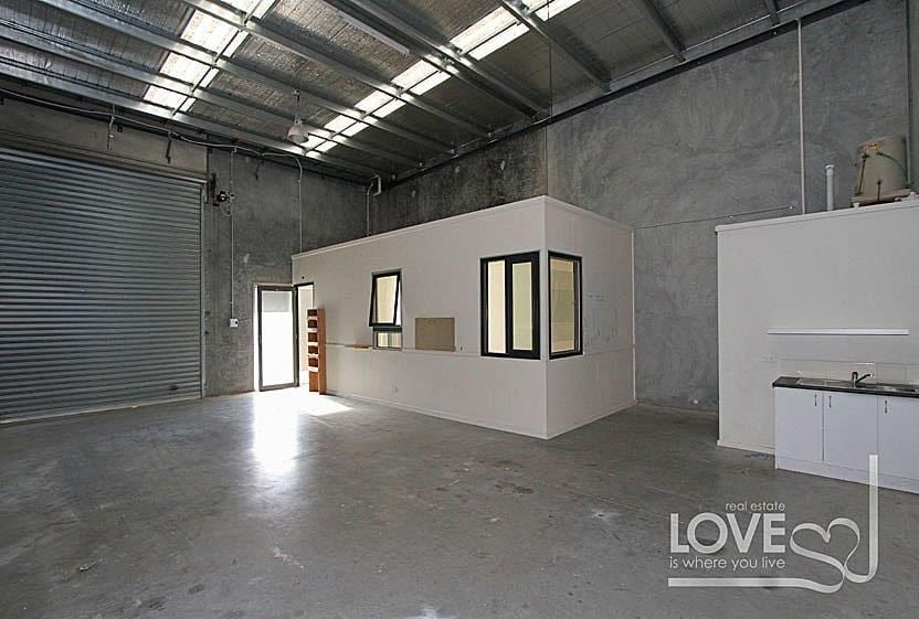SECURE FACTORY/WAREHOUSE IN EXCELLENT LOCATION 
AVAILABLE NOW - CALL TO INSPECT!