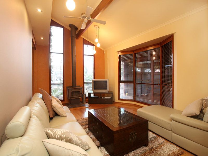 11 Esther Court, Seabrook - Thumbnail 4