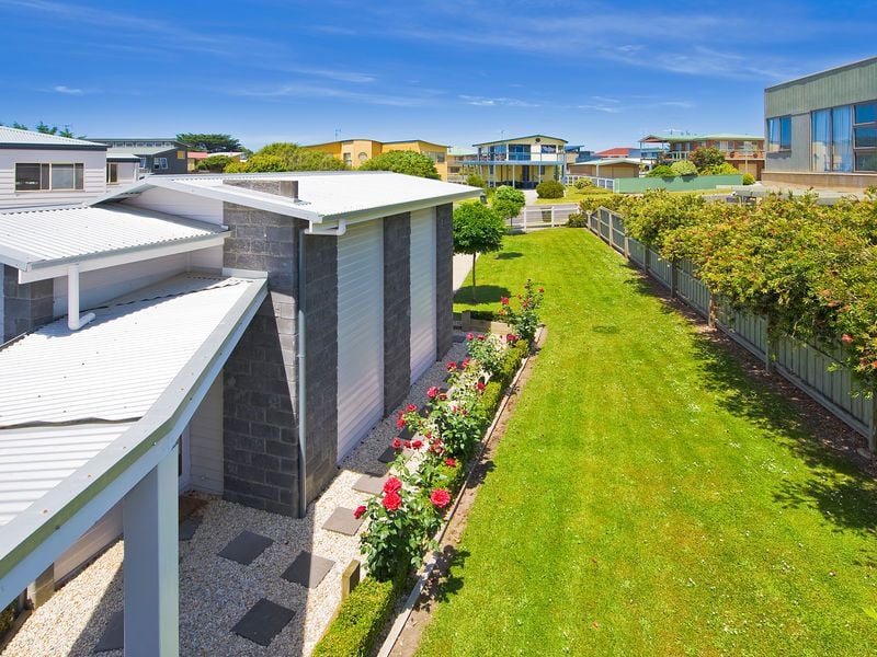 6 Outlook Road