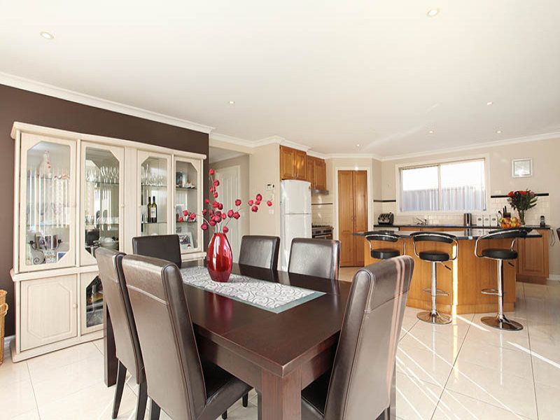 44 Bushy Park Avenue, Caroline Springs - Thumbnail 4