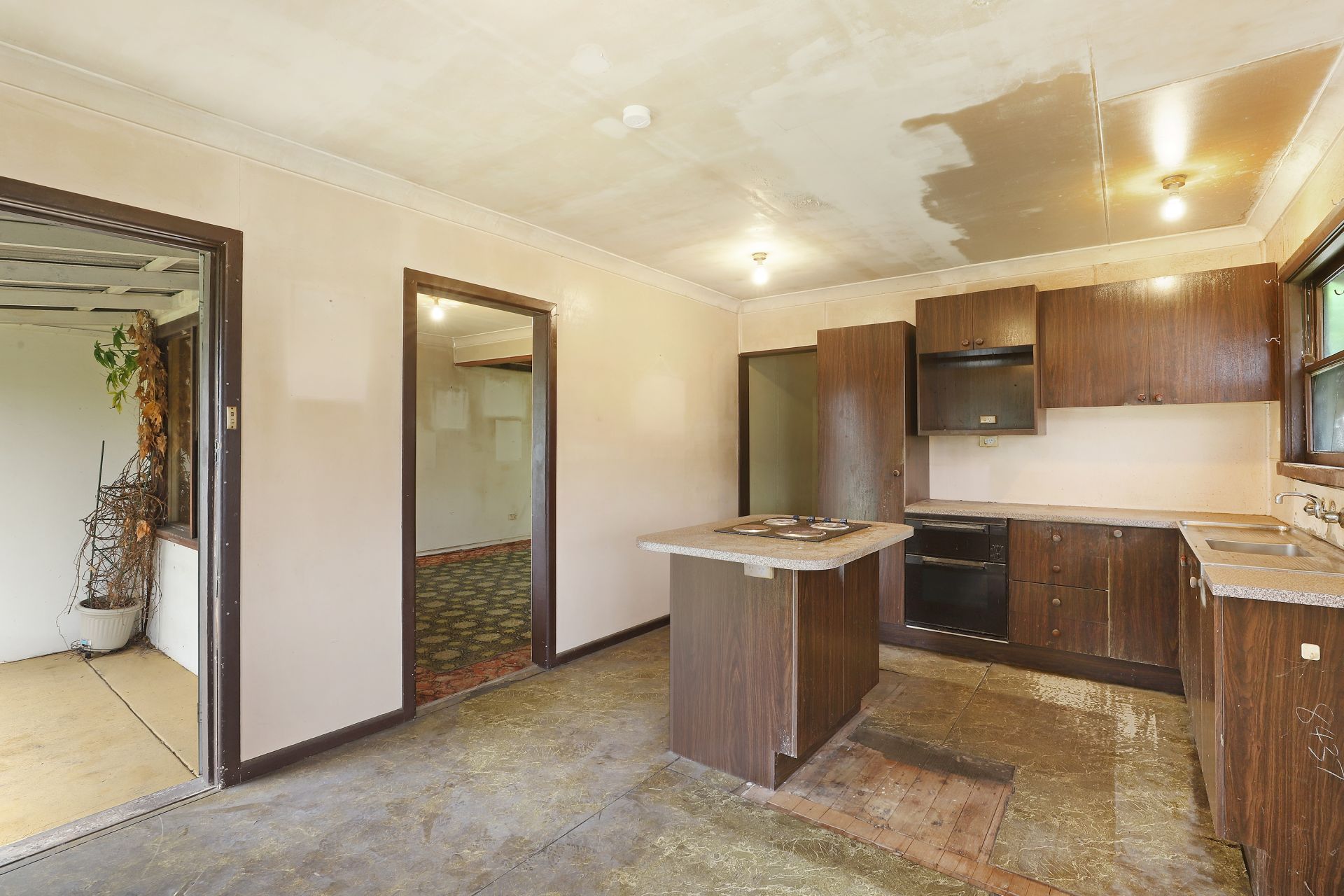 8 Thurlgona Road, Engadine, Engadine - Thumbnail 3