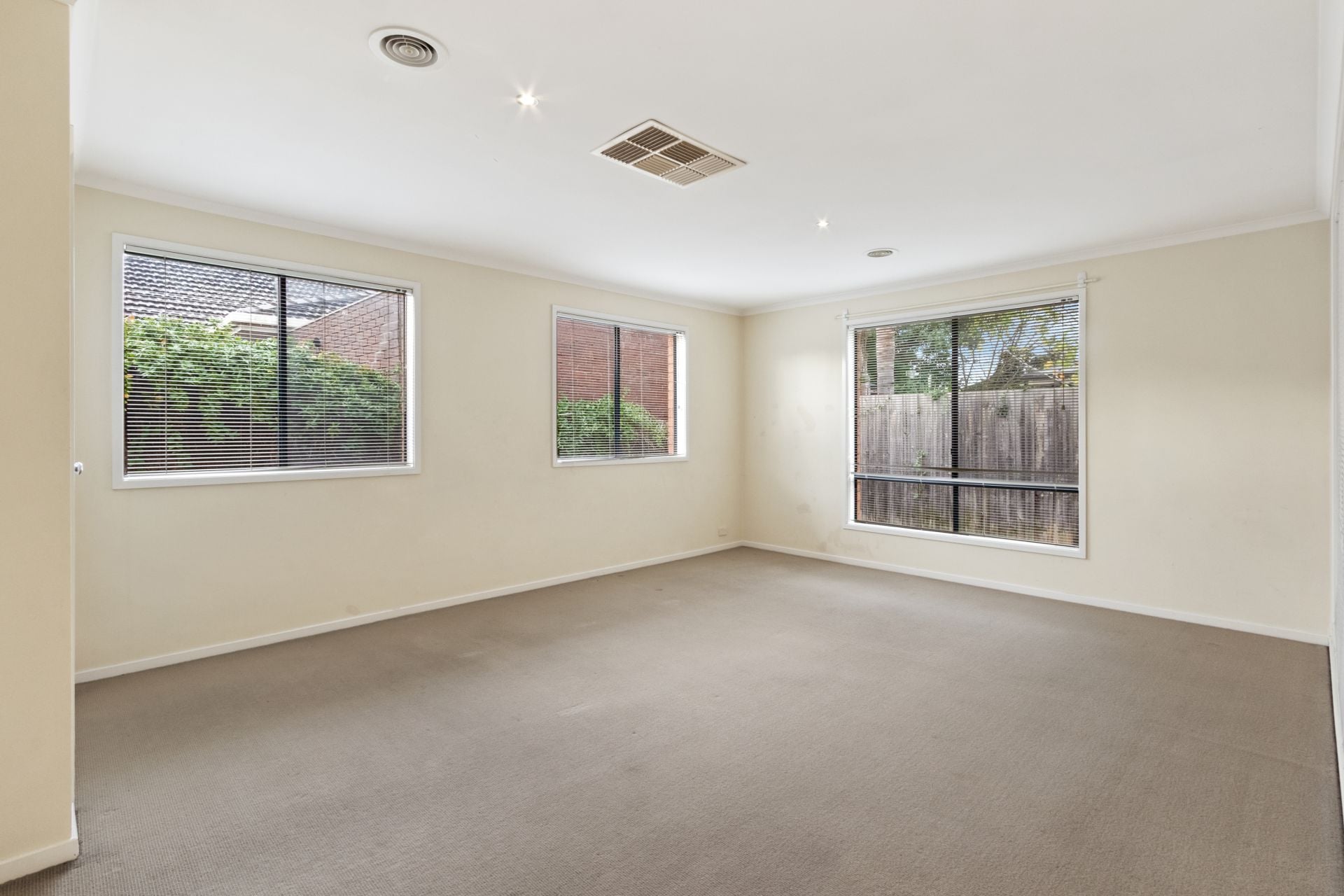 Low Maintenance 5 Bedroom Home!