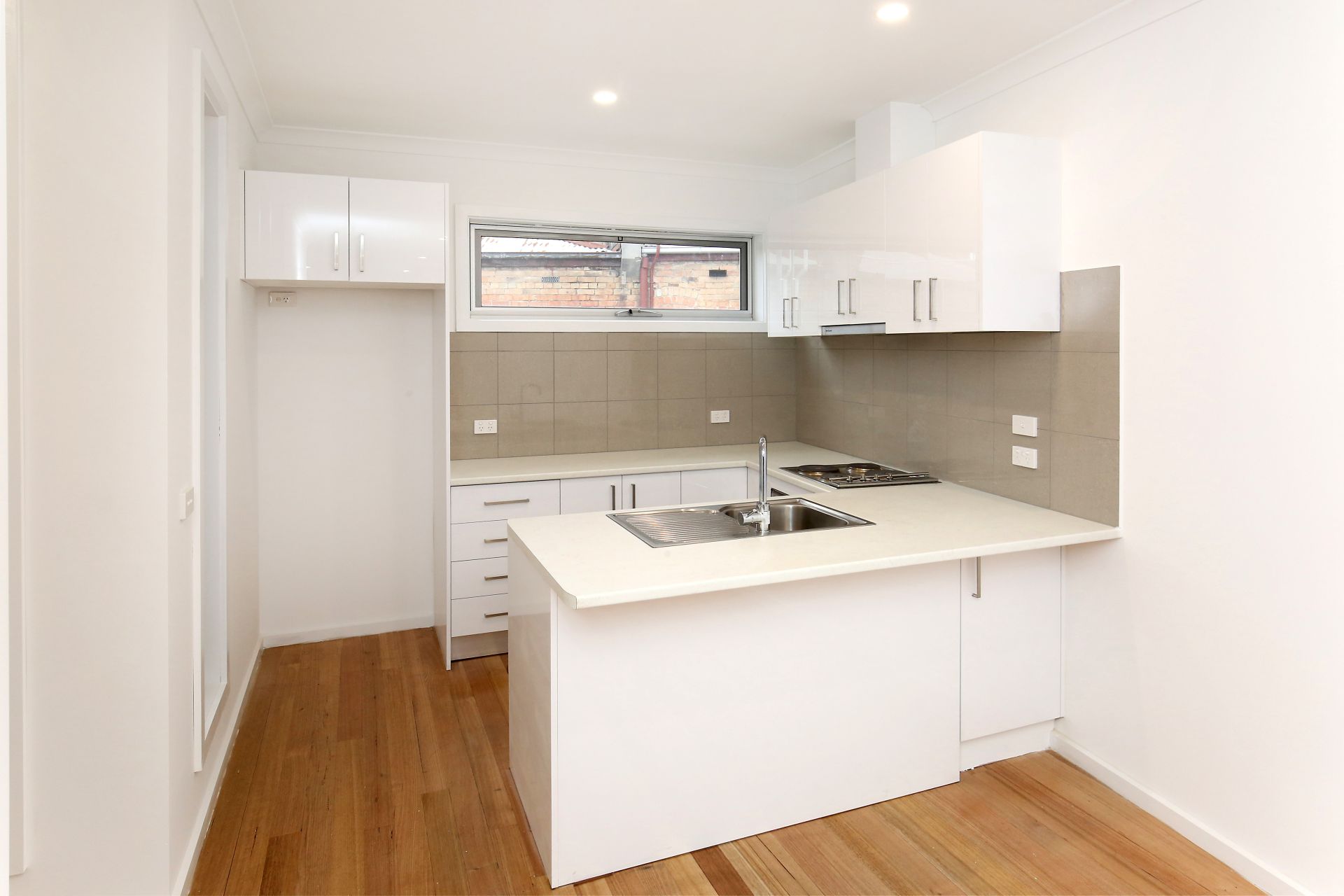 One Bedroom Plus Study Townhouse in Prime Locale!