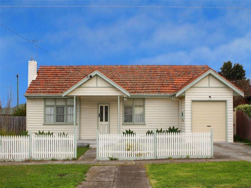 MODERN 2 BEDROOM HOME IN LALOR!