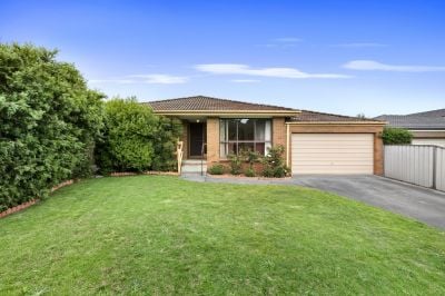 33 Van Der Haar Avenue, Berwick