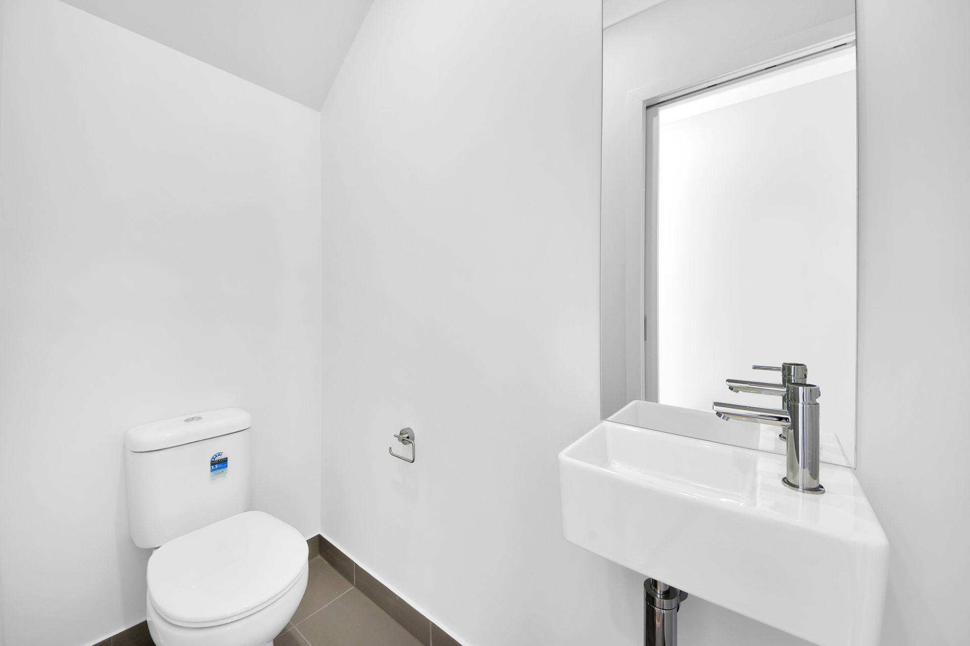 Modern & Brand New Townhouse