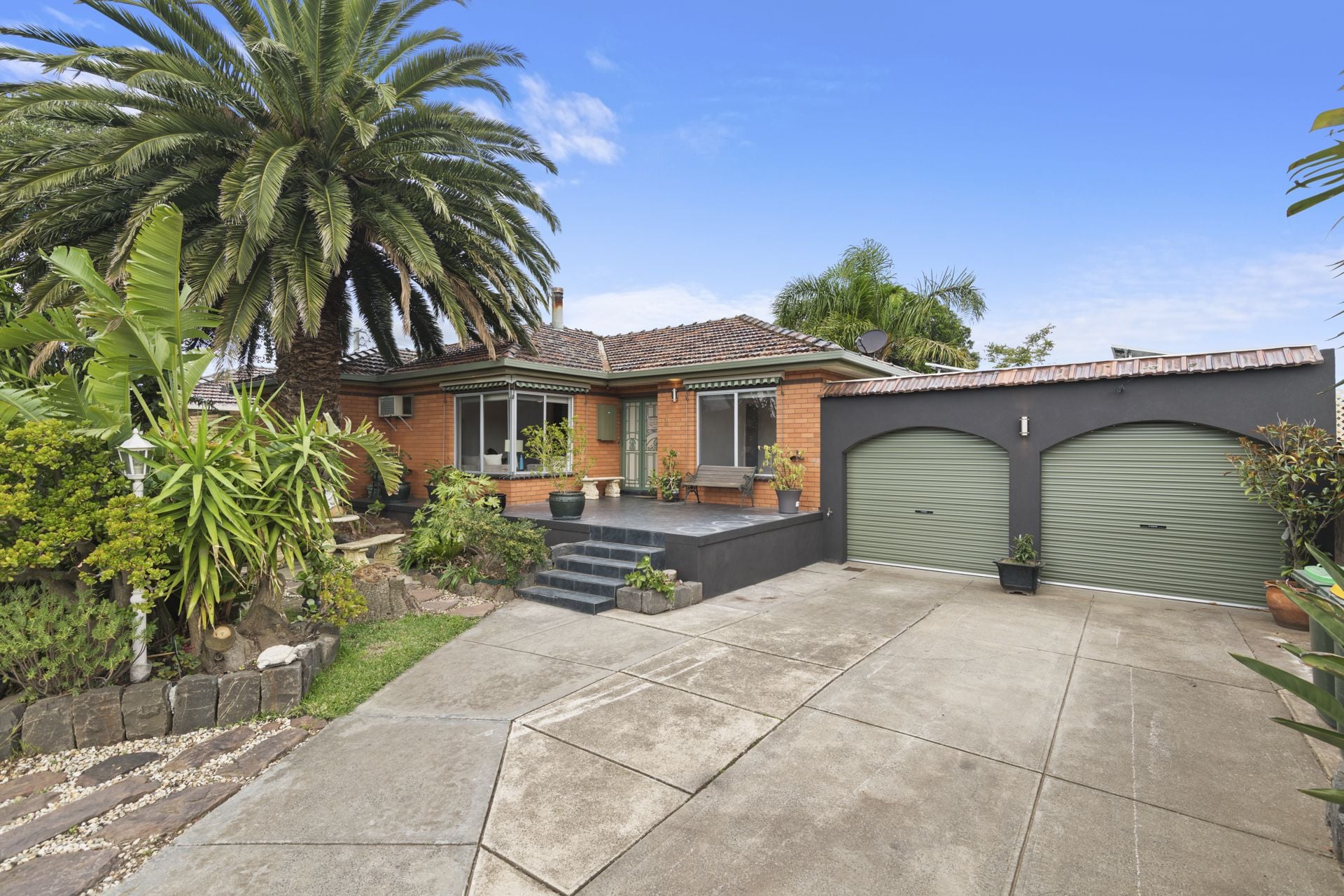 SOLID BUILD - MODERN APPEAL