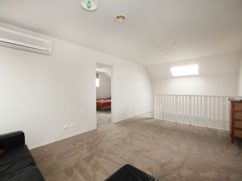 9 Dobell Crescent, Caroline Springs - Thumbnail 7