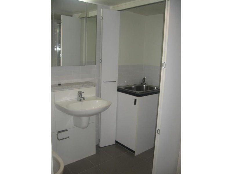 2304/22-40 Wills Street MELBOURNE VIC, Melbourne - Thumbnail 3