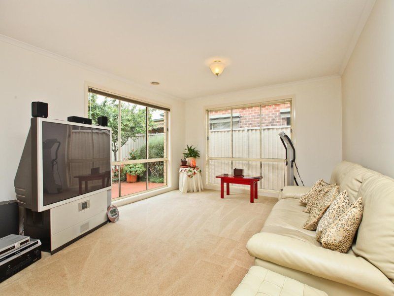 5 Blenheim Way, Caroline Springs - Thumbnail 5