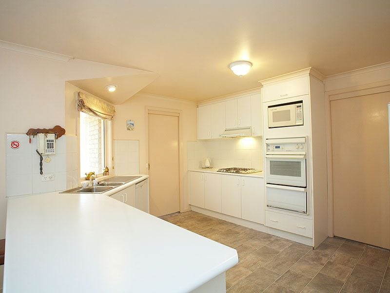 106 Seabrook Blvd, Seabrook - Thumbnail 3