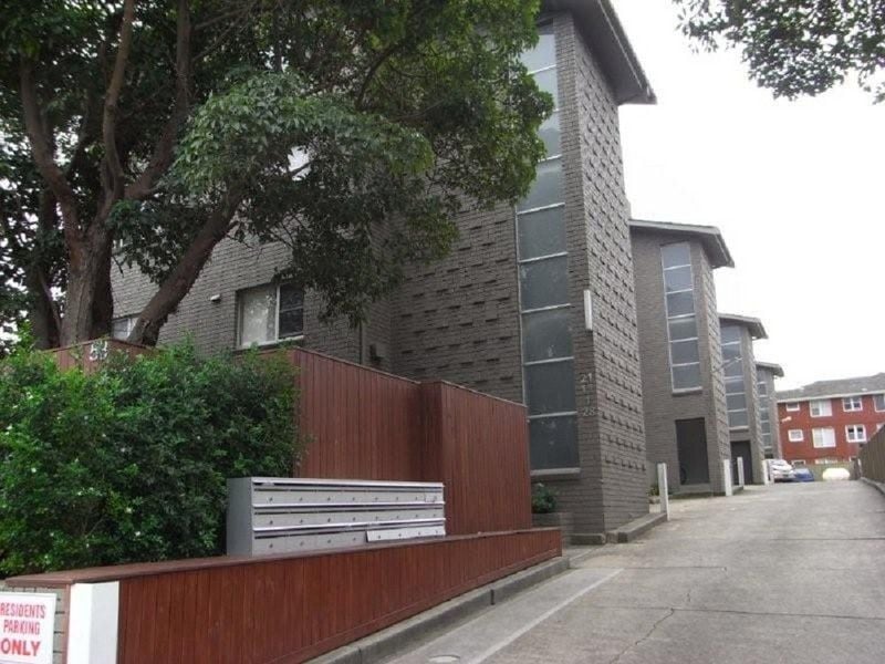 53 Caronia Ave