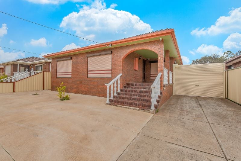 44 Alvarado Avenue, Thomastown