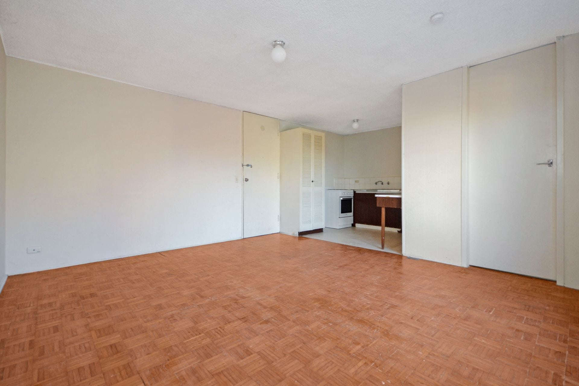 LOW MAINTENANCE LIVING IN THE HEART OF PRESTON!