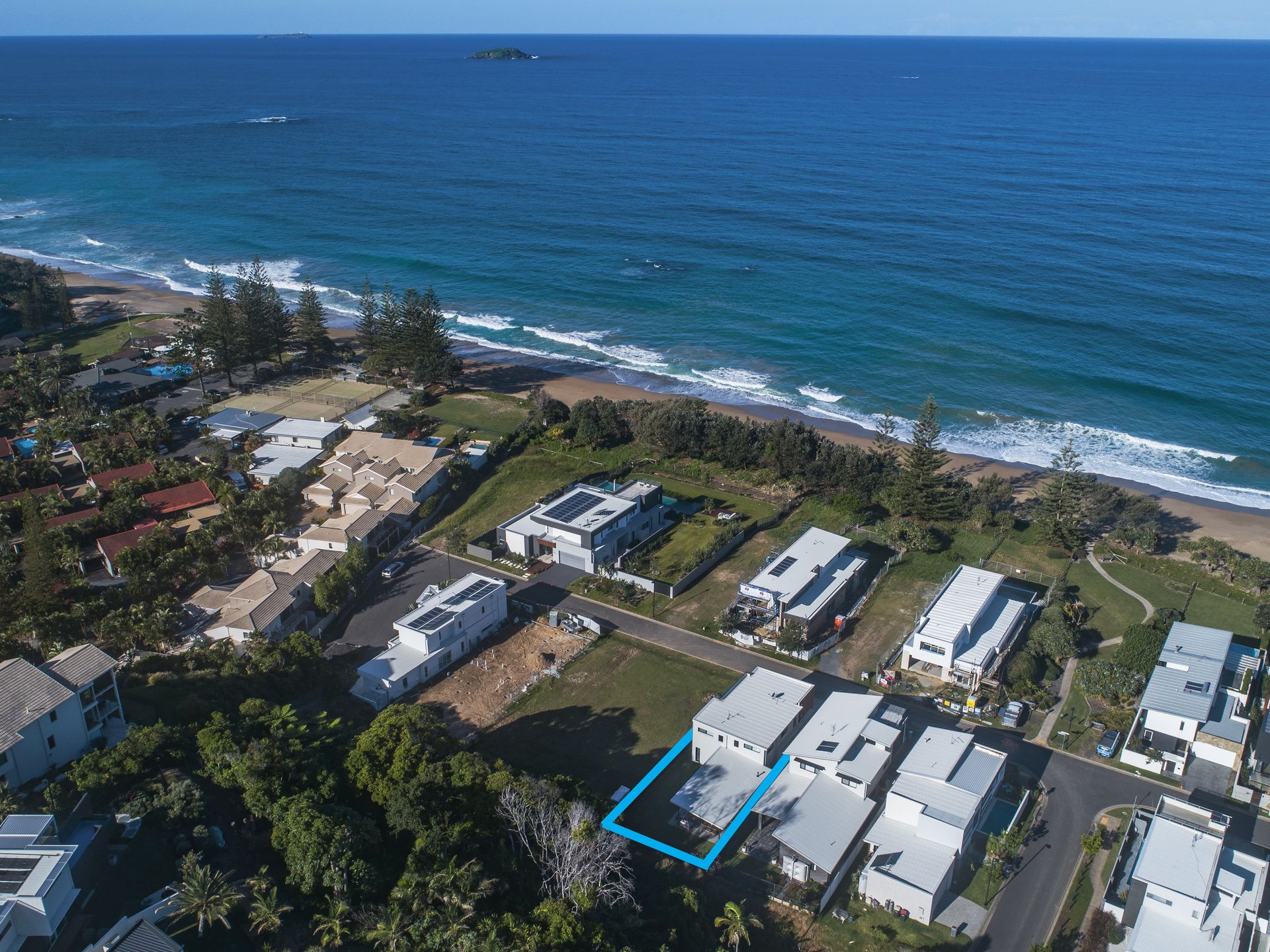 For Sale 13 Oceanfront Drive Sapphire Beach , NSW