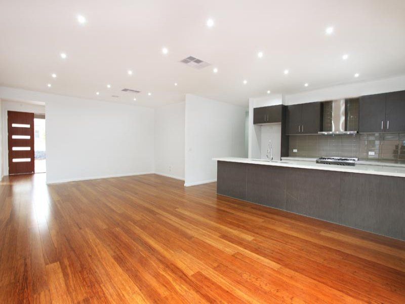98 Oakview Parade, Caroline Springs - Thumbnail 4
