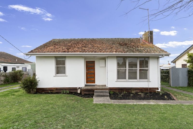 22 Churchill Square Colac VIC