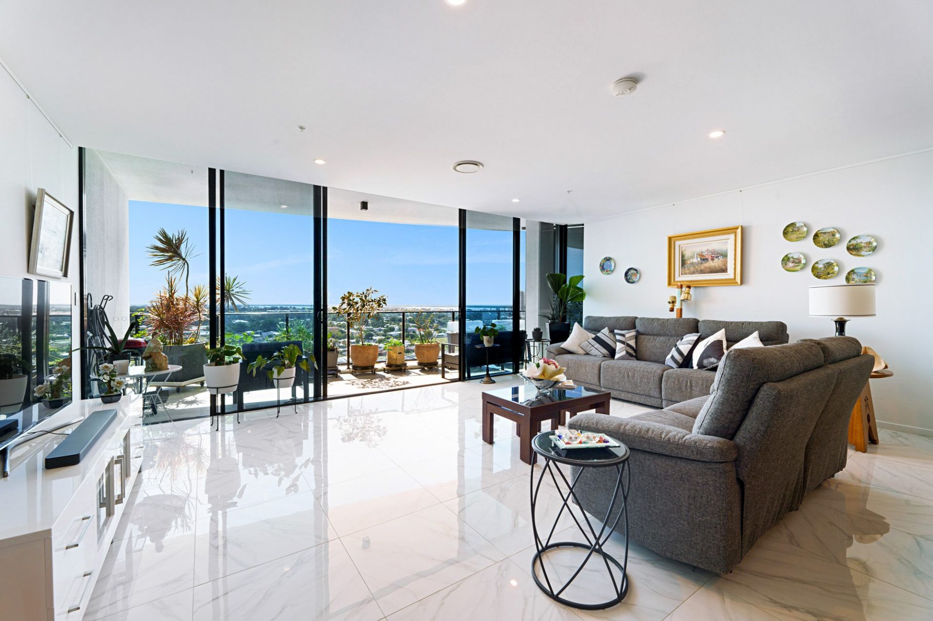 41306/5 Harbour Side Court, Biggera Waters - Thumbnail 3