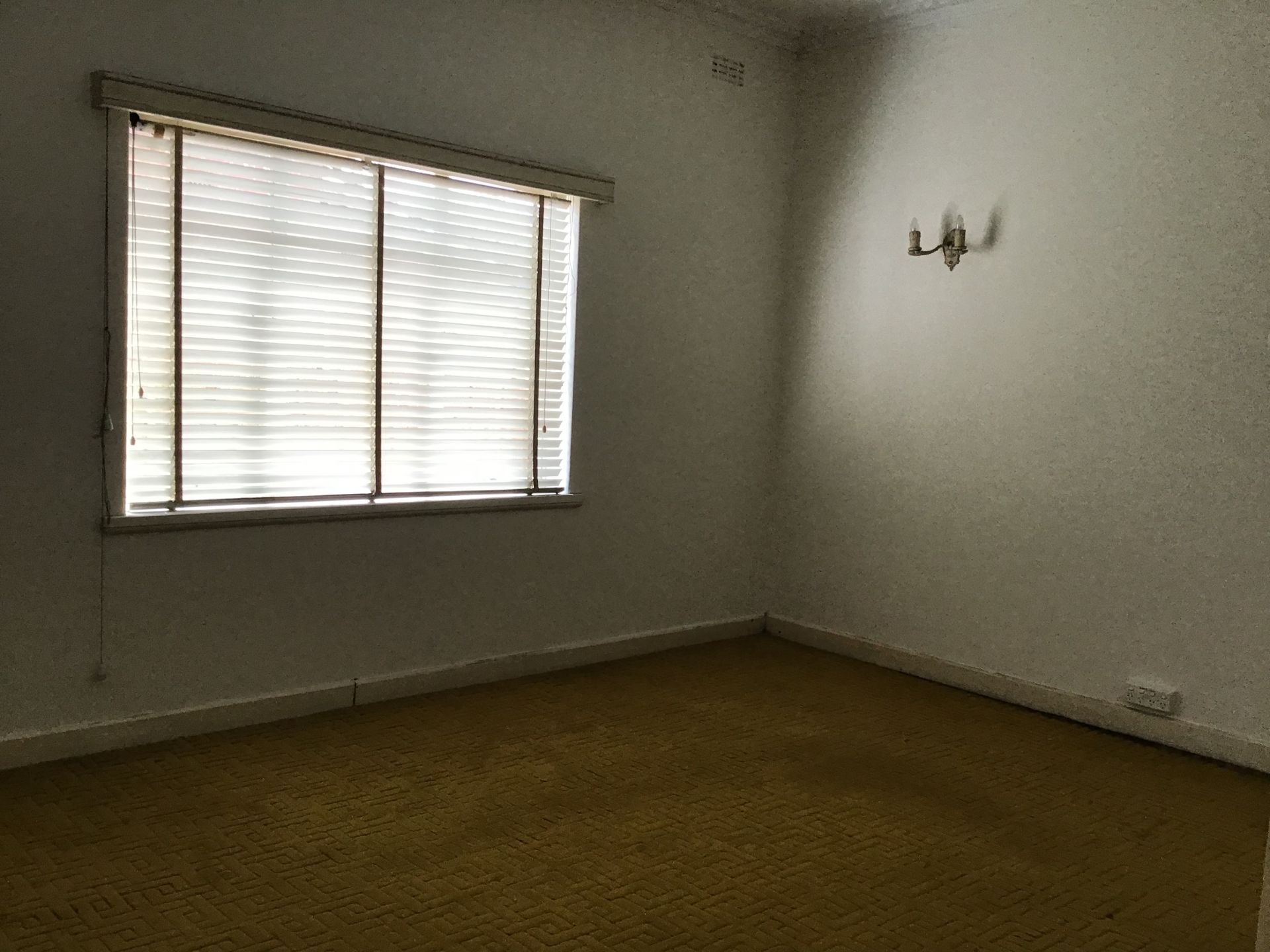 Spacious Art Deco House - 10 Month Lease Only