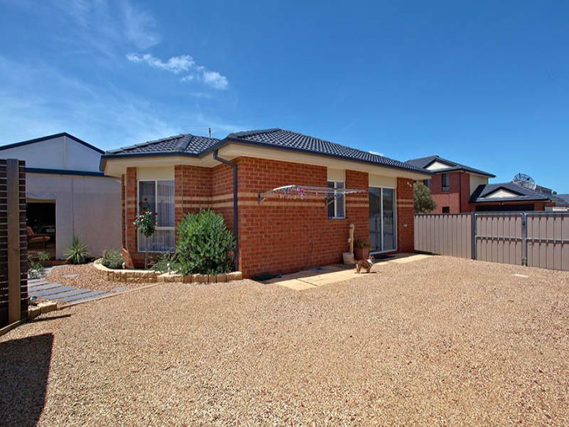 22 Tenterfield Drive, Burnside Heights - Thumbnail 8