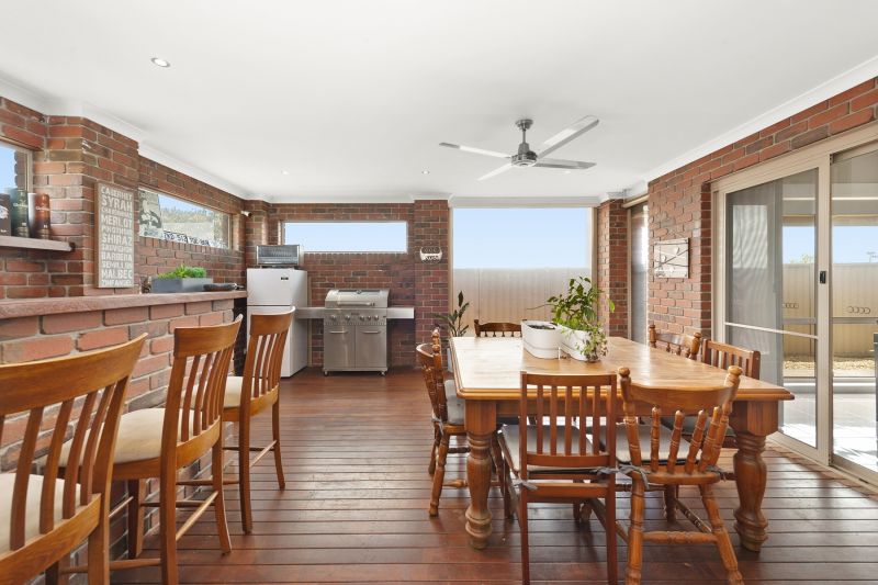2 Creekstone Drive Alfredton VIC, Alfredton - Thumbnail 7