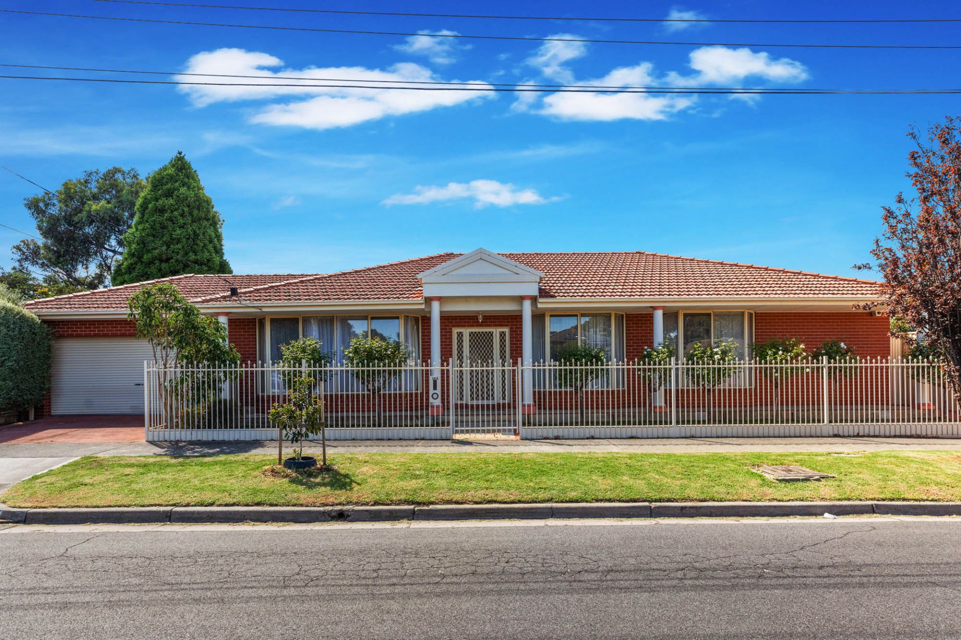 16A Wattle Grove, McKinnon - Thumbnail 2