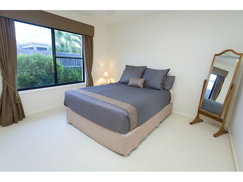 1 Rinca Place KAWANA ISLAND QLD, Kawana Island - Thumbnail 8