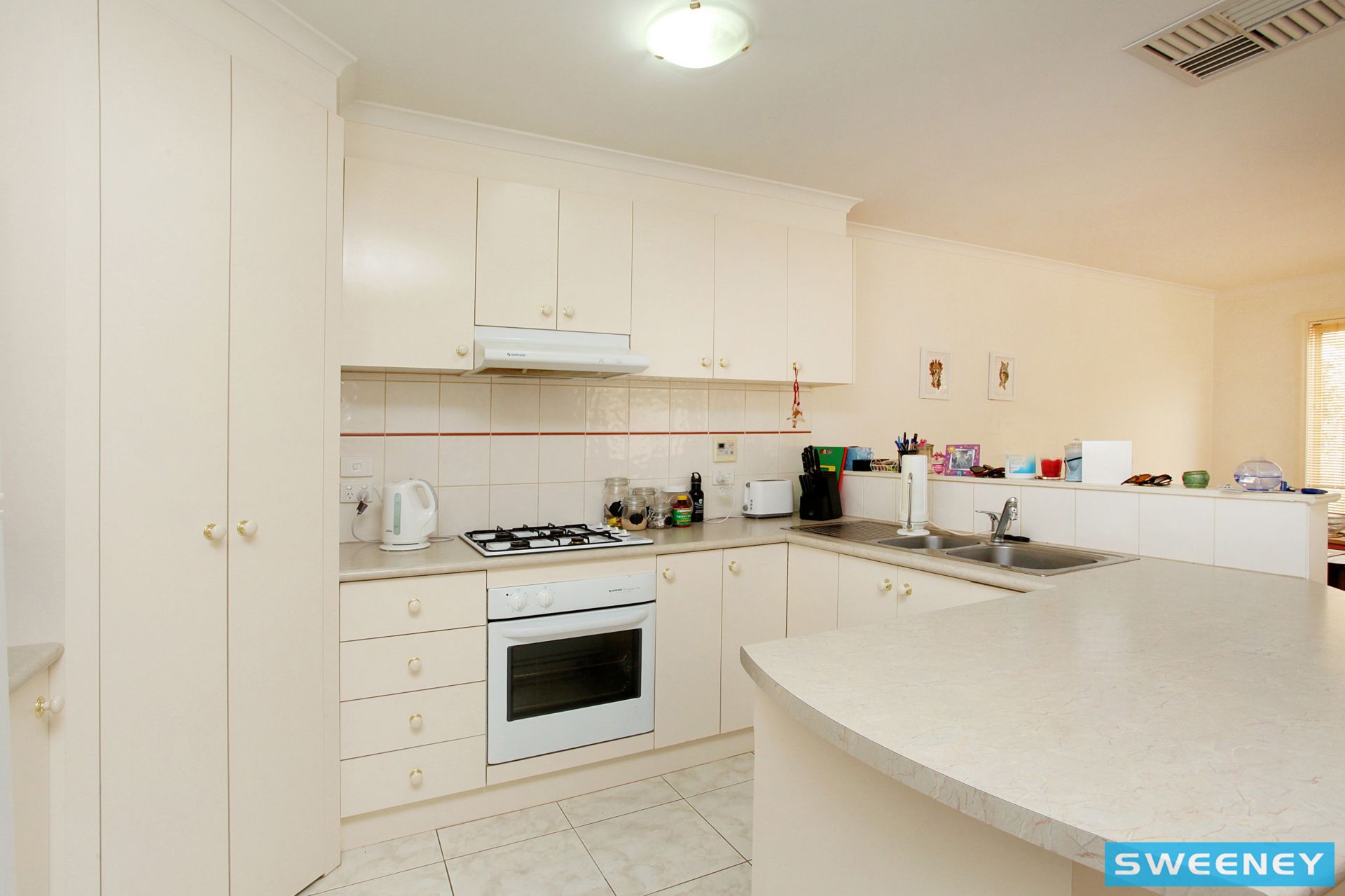 5 Blenheim Way, Caroline Springs - Thumbnail 3