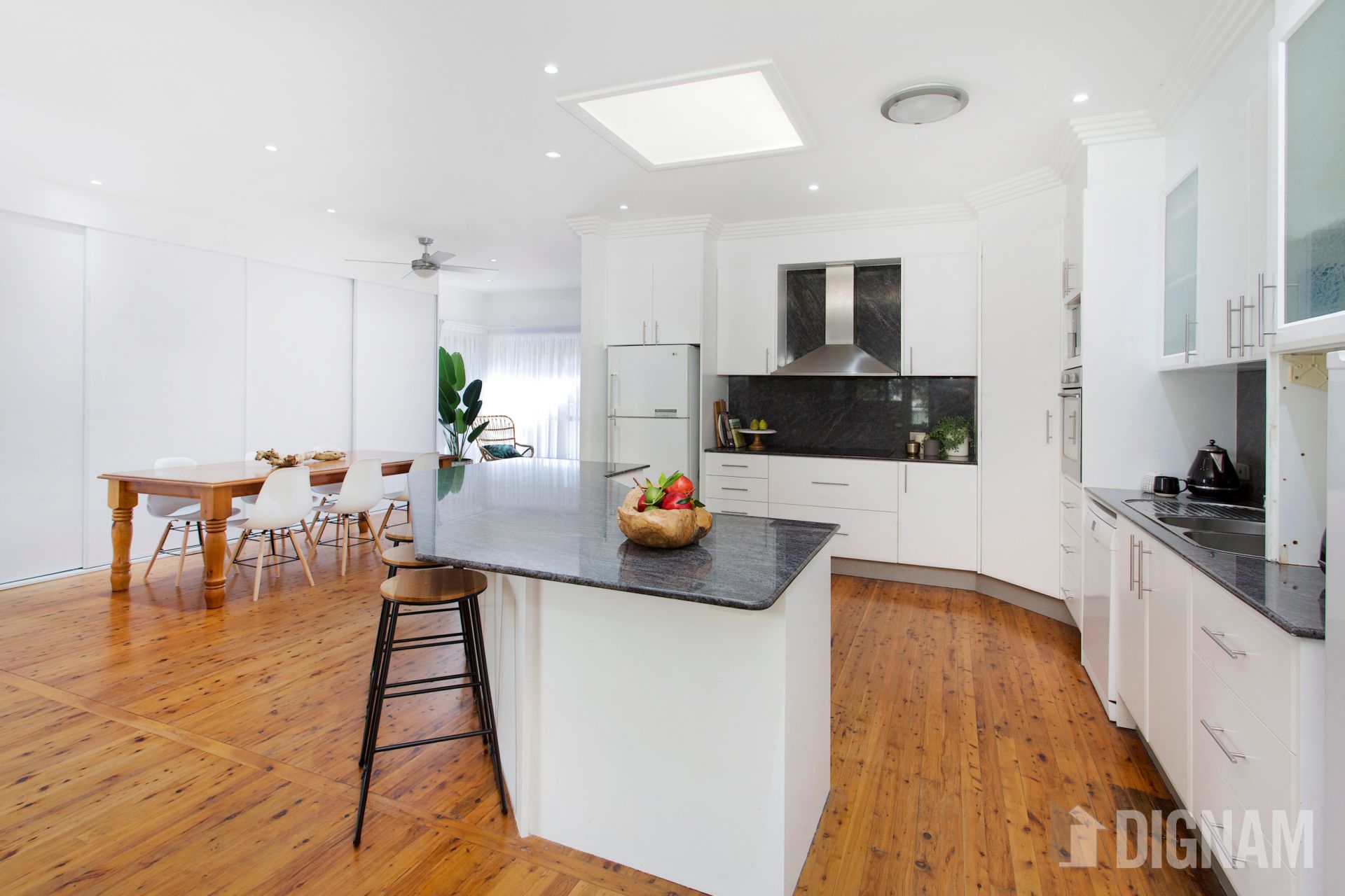 35 Railway Parade, Woonona NSW