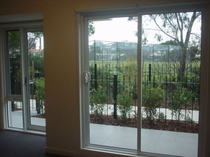 2/15 Liardet Street, Port Melbourne - Thumbnail 4