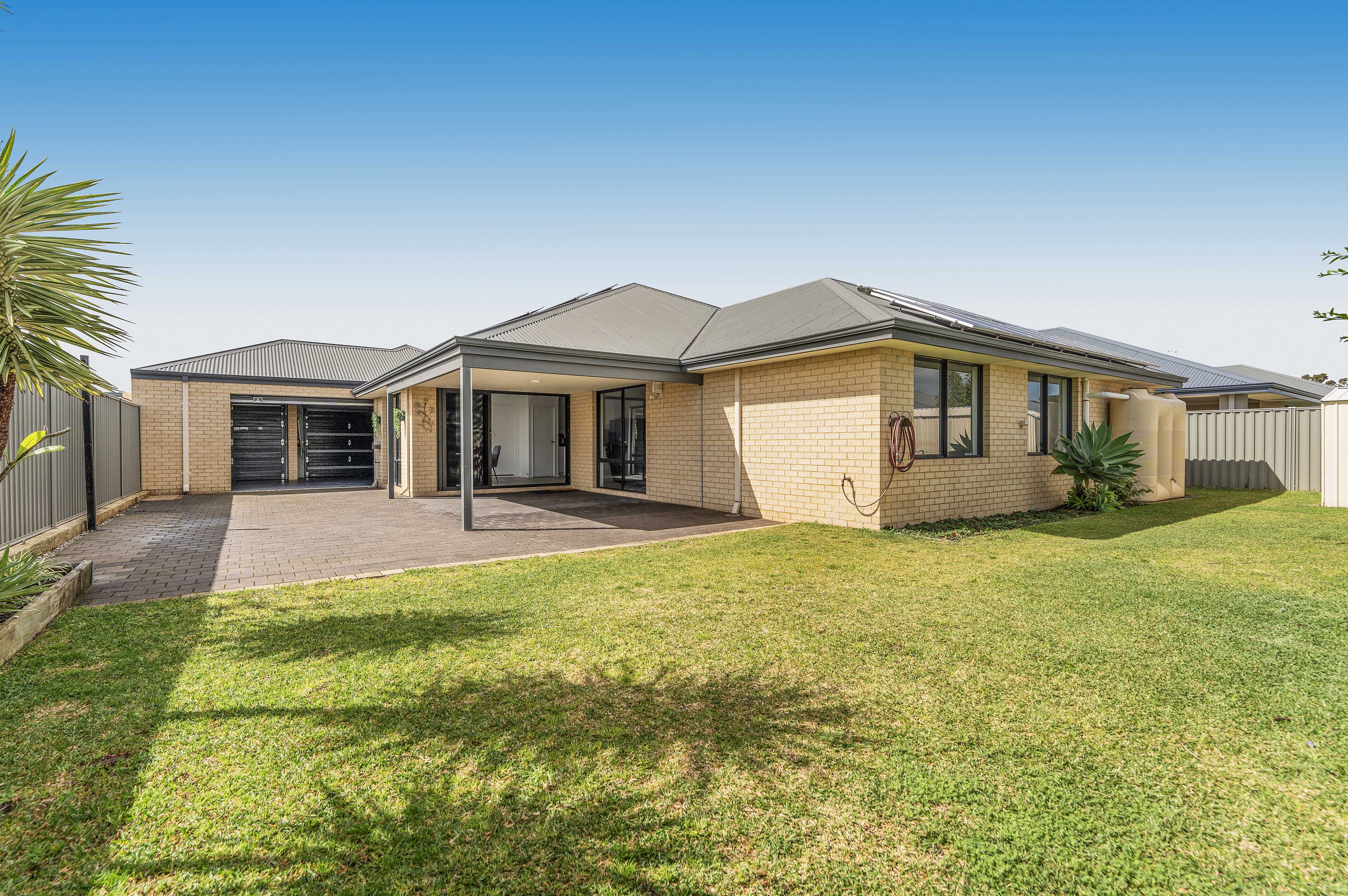 10 Crillin Way, Byford