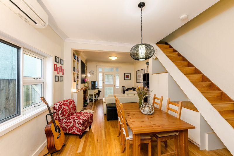 Charming Semi in Great Location