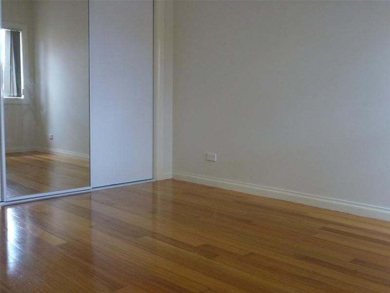 Low Maintenance Living In Reservoir!