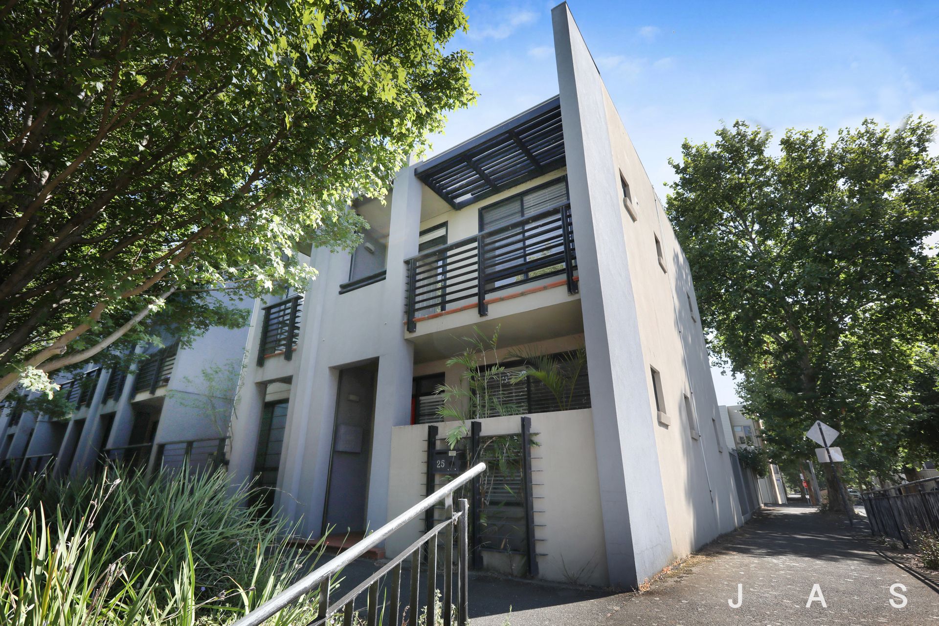 25 Goldsbrough Walk Kensington VIC, Kensington - Thumbnail 3